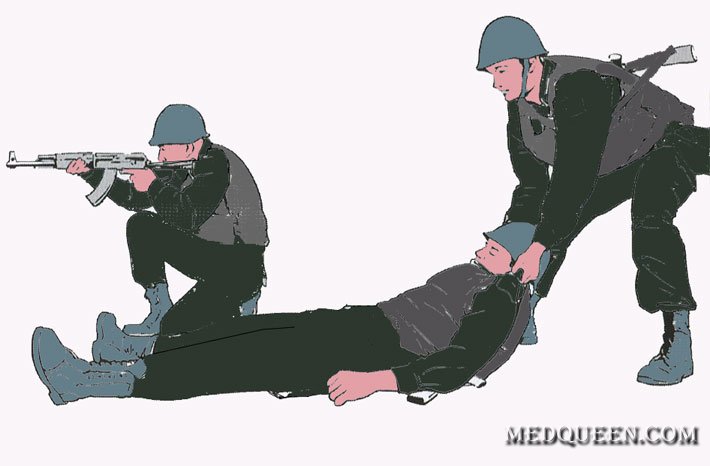 Транспортировка раненного в положении стоя Транспортировка раненного в положении стоя